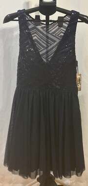 Trixxi Juniors Sequin Gown V-Neck Dress Size: 9 Color: Navy